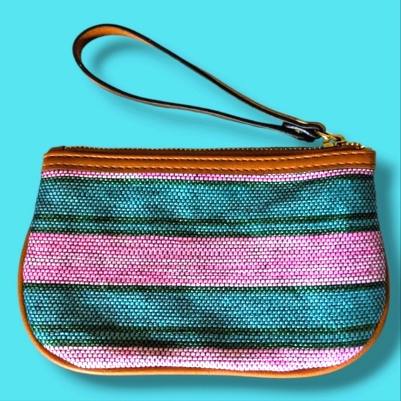 🩵Like New and So Cute Teal and Pink Wristlet by Rosetti - Picture 2 of 6
